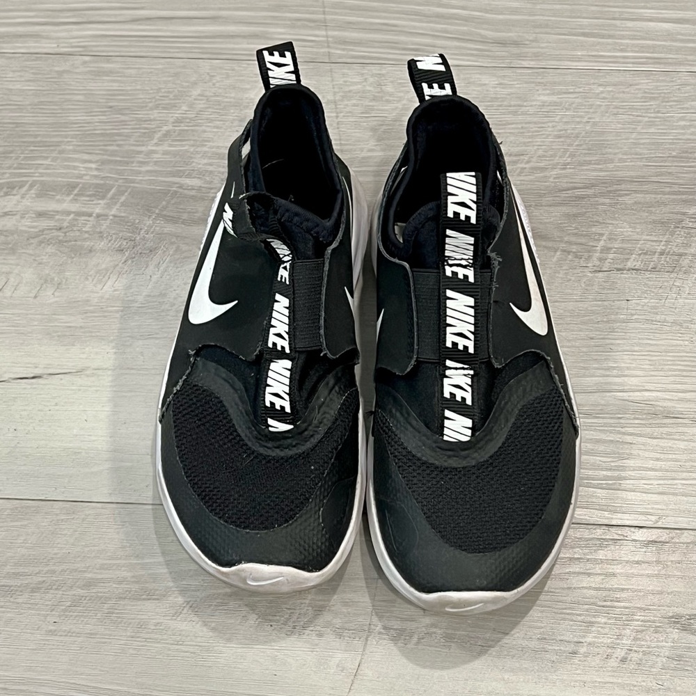 NIKE FLEX RUNNER LITTLE KIDS SHOES